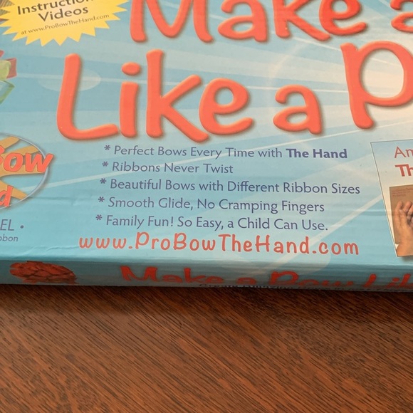 Take your wired ribbon and make a professional looking bow for wreaths - Picture 2 of 10